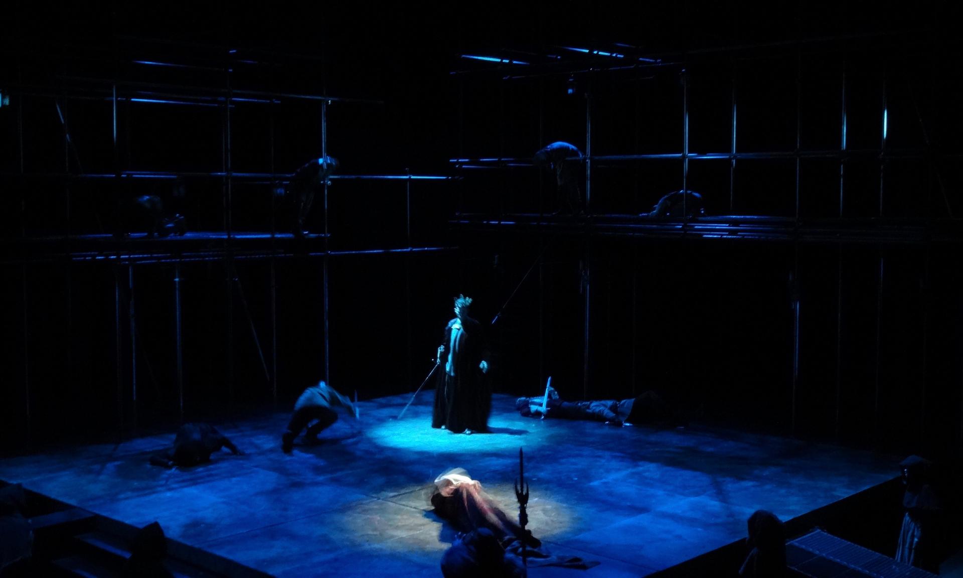 University of Michigan  Dir:Priscilla Lindsay, Set:Gary Decker, Costumes:Christianne Myers