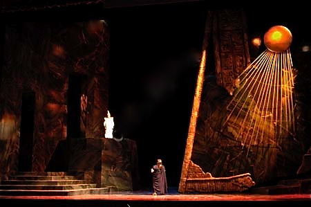 Michigan Opera Theatre  Dir: Bliss Hebert, Set/Costumes: Allen Charles Klein